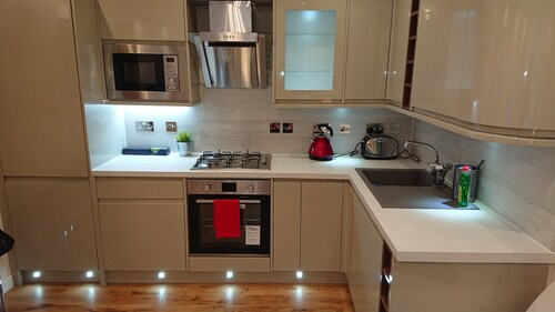 Beautiful 2 Bedroom Apartment In Coulsdon