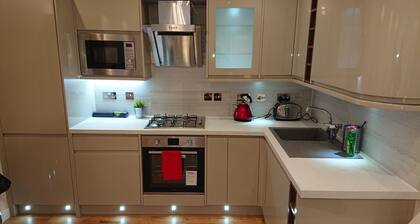 Beautiful 2 Bedroom Apartment In Coulsdon