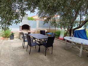 Outdoor dining - Apartment in Bibinje with Seaview, Terrace, Air condition, WIFI (868-3) (Bibinje)