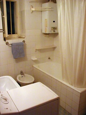 Bathtub, towels - Apartment in Supetarska Draga with Seaview, Terrace, Air condition, WIFI (3750-1) (Supetarska Draga)