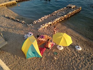 靠近海滩