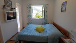 Free WiFi, bed sheets - Studio apartment in Bol with Balcony, Air condition, WIFI, Washing machine (3634-3) (Bol)