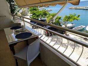 Outdoor dining - Apartment in Drašnice with Seaview, Balcony, Air condition, WIFI (3586-2) (Drašnice)