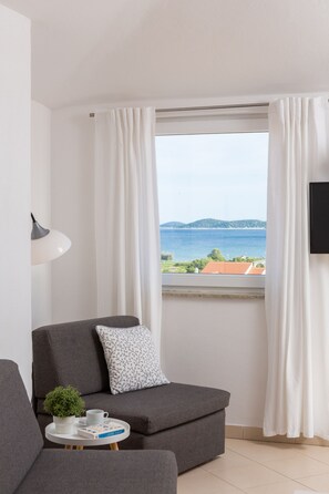 TV - Apartment in Vodice with Seaview, Terrace, Air condition, WIFI (94-8) (Vodice)