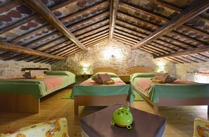 3 bedrooms, in-room safe, iron/ironing board, free WiFi - Holiday Home in Vodnjan with Terrace, Air condition, WIFI, Washing machine (3556-1) (Vodnjan)