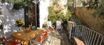 Country House / Farm House in San Gennaro with 2 bedrooms sleeps 4