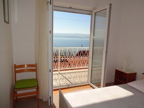 5 bedrooms, iron/ironing board, free WiFi, bed sheets - Apartment in Duće with Seaview, Balcony, Air condition, WIFI (237-1) (Duce)