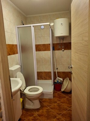 Shower, towels