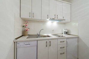 Fridge, microwave, oven, dishwasher