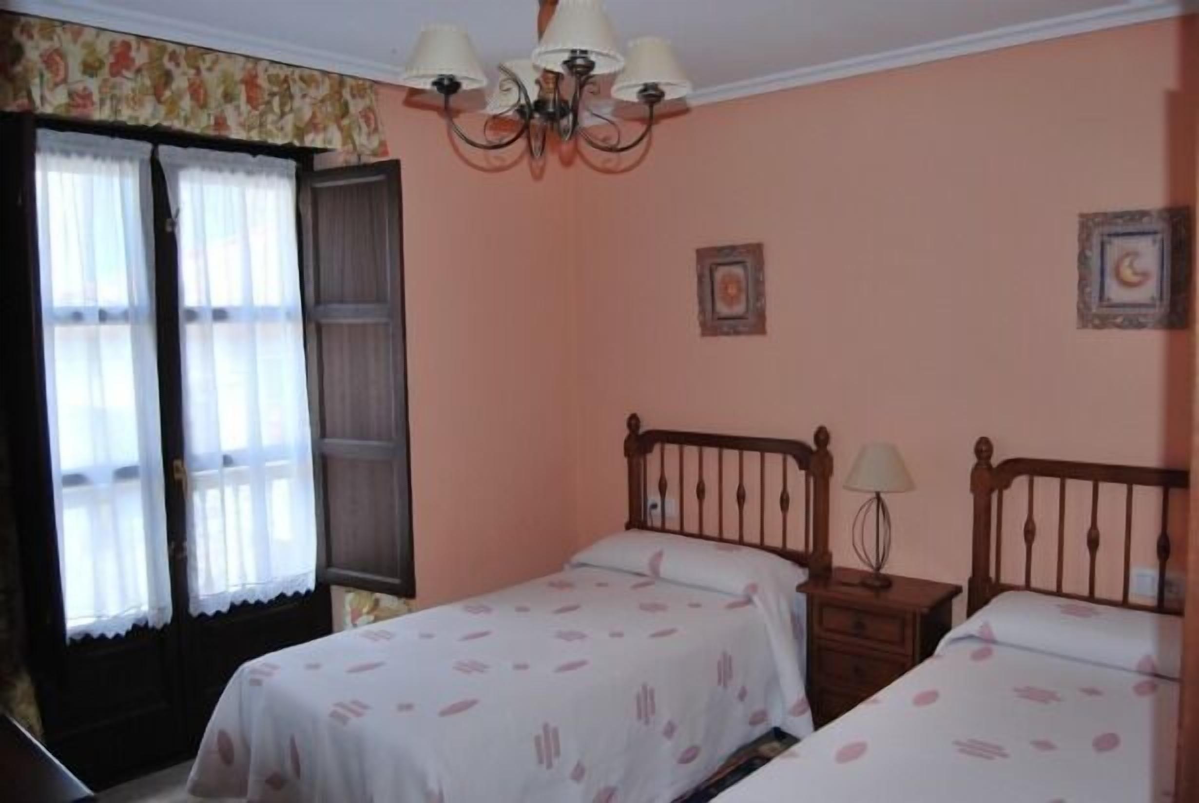 5 bedrooms, bed sheets