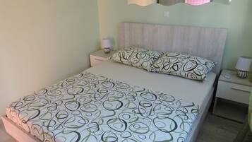 1 bedroom, free WiFi, bed sheets