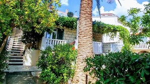 Unclassified image, 5 of 16, button - Apartment in Bol with Terrace, Air condition, WIFI, Washing machine (3634-4) (Bol)