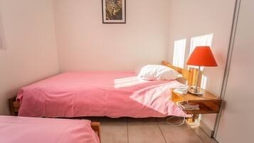 2 bedrooms, iron/ironing board