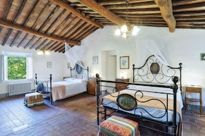 6 bedrooms, travel crib, free WiFi, wheelchair access