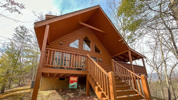 Unclassified image, 1 of 50, button - Hot Tub, Pool Table & Mtn View! Pool, Putt Putt, Fishing, Golf, Hiking, etc. (Sevierville)