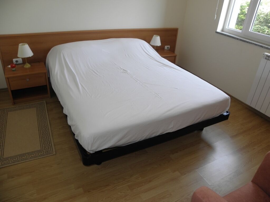 1 室のベッドルーム、WiFi (無料)、ベッドシーツ、車椅子でアクセスできる設備