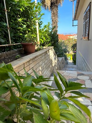 Exterior detail - Apartment in Trpanj with Terrace, Air condition, WIFI, Washing machine (4199-3) (Trpanj)