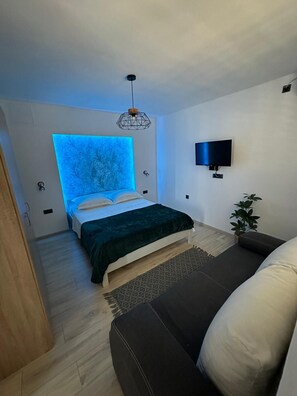 1 bedroom, iron/ironing board, free WiFi, bed sheets