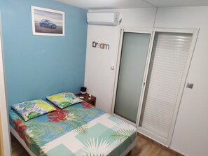 1 室のベッドルーム、アイロン / アイロン台、WiFi (無料)、ベッドシーツ