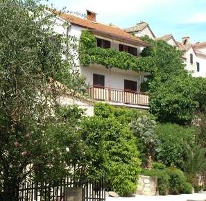 Exterior - Studio apartment in Hvar town with Terrace, Air condition, WIFI, Washing machine (221-1) (Hvar)