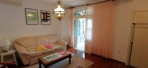 TV - Apartment in Bol with Seaview, Terrace, Air condition, WIFI (3634-2) (Bol)