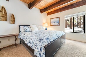 3 quartos, acesso à internet, roupa de cama