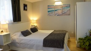 In-room safe, iron/ironing board, free WiFi, bed sheets