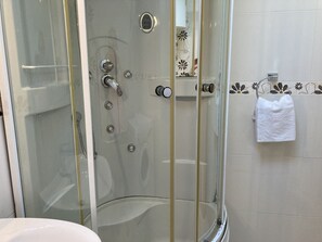 Shower, towels - Apartment in Povlja with Terrace, Air condition, WIFI, Washing machine (3419-3) (Povlja)
