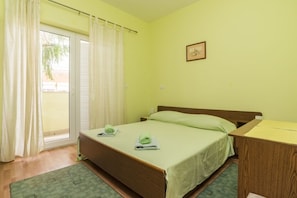 1 bedroom, free WiFi, bed sheets