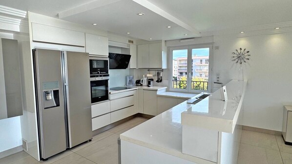 Fridge, microwave, oven, dishwasher