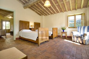 5 bedrooms, iron/ironing board, travel cot, free WiFi