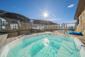 Unobstructed Keystone mountain views! #winter - Great Studio condo only steps from the Lifts! Hot Tubs and Fire Pit on site (Keystone)