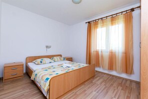 2 bedrooms, free WiFi, bed sheets