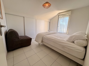 2 bedrooms