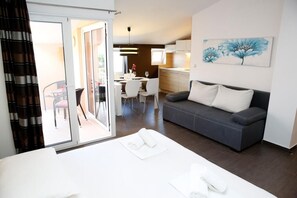 Free WiFi, bed sheets, wheelchair access