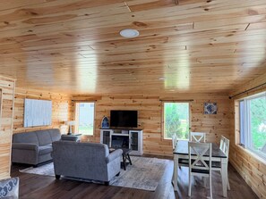 TV, streaming services - Veeder Lodge (Lewiston)