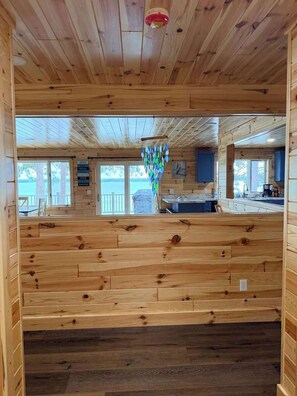 Interior - Veeder Lodge (Lewiston)
