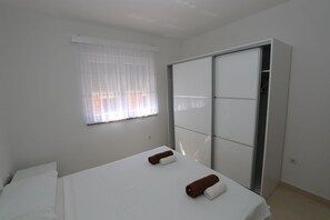 2 bedrooms, free WiFi, bed sheets