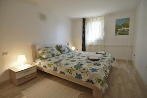 1 bedroom, free WiFi, bed sheets