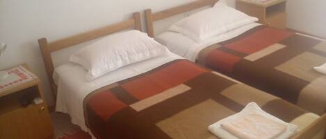 Free WiFi, bed sheets