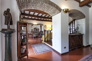 Interior - Villa in Cortona - Tuscany with Pool (Cortona)