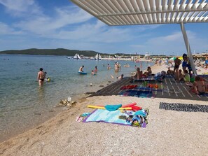 Beach - Apartment in Brodarica with Seaview, Balcony, Air condition, WIFI (3814-2) (Šibenik-Brodarica)