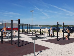 Fitness facility - Apartment in Brodarica with Seaview, Balcony, Air condition, WIFI (3814-2) (Šibenik-Brodarica)