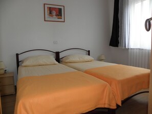 Free WiFi, bed sheets