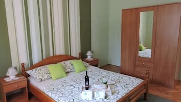 2 Schlafzimmer, Bügeleisen/Bügelbrett, kostenloses WLAN, Bettwäsche