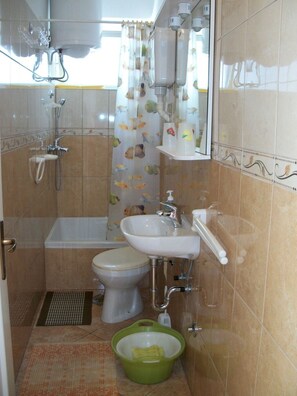 Doccia, asciugacapelli, asciugamani