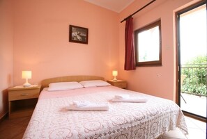 Free WiFi, bed sheets - Studio apartment in Poreč with Balcony, Air condition, WIFI (3794-6) (Porec)
