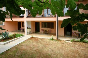 Outdoor dining - Studio apartment in Poreč with Balcony, Air condition, WIFI (3794-6) (Porec)