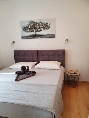 2 bedrooms, free WiFi, bed sheets, wheelchair access