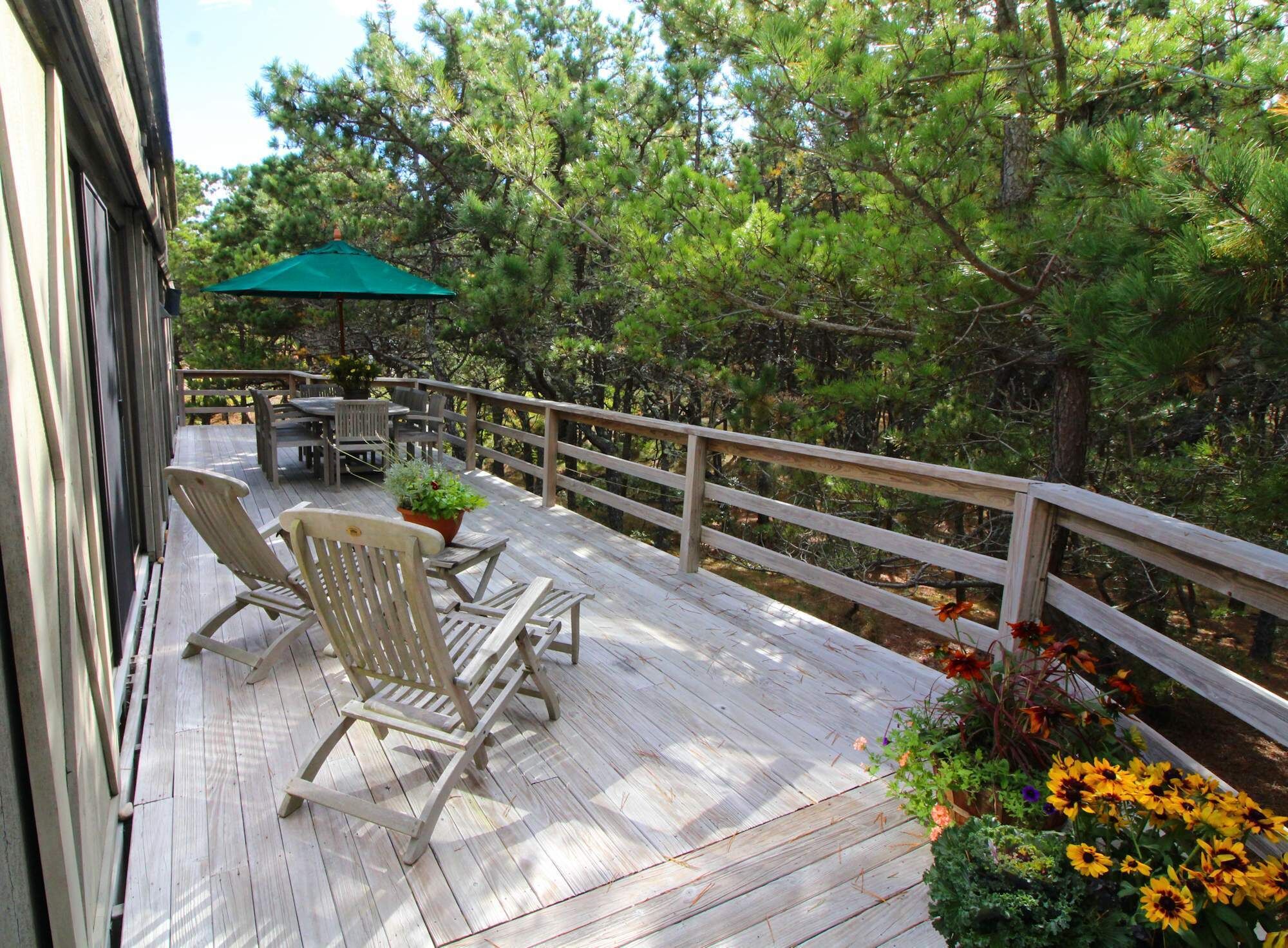 Comfortable Indian Neck 4BD--Central A/C, Walk to Beach & Association Tennis Courts